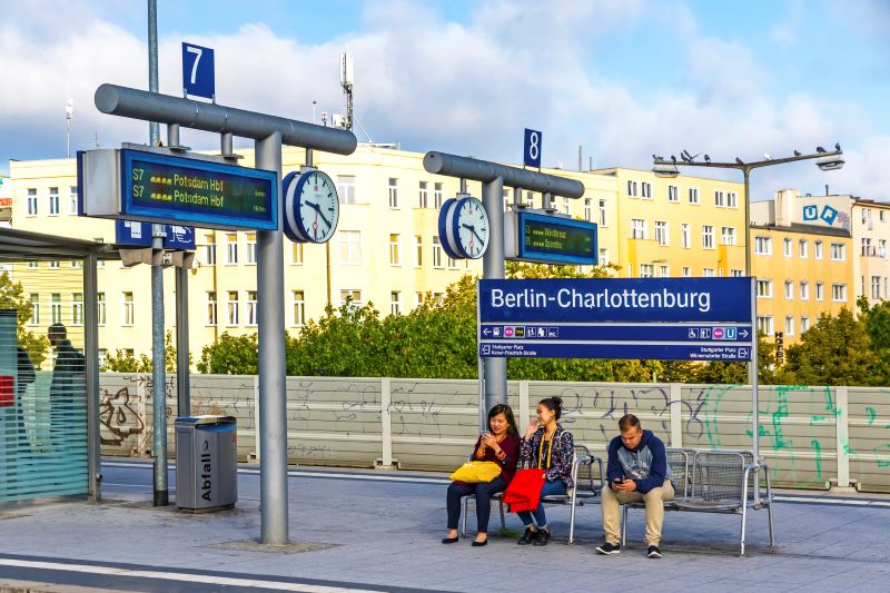 Bahngleis in Berlin-Charlottenburg(Bildnachweis: katatonia82). 