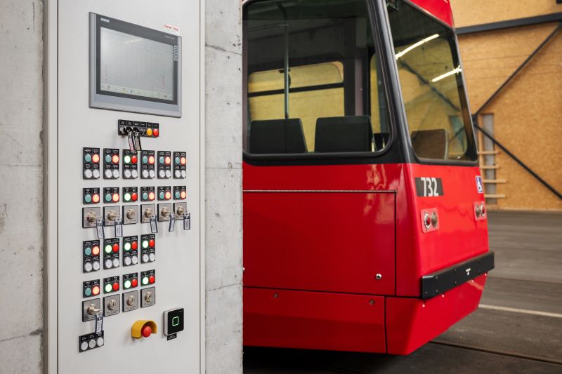 Tramdepot Bernmobil, Bern: Bedienung DC-Schaltanlage (Bild: Furrer+Frey).
