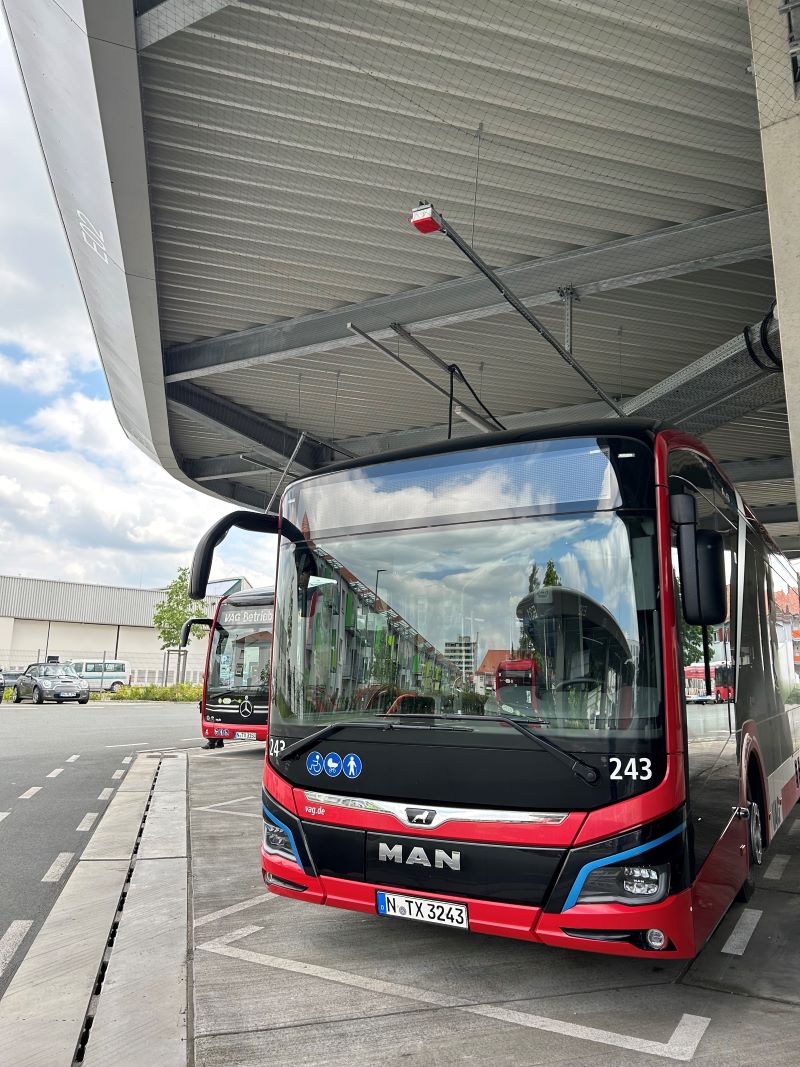 Über die linienförmigen Wärmemeldern mit mehreren hochempfindlichen Sensoren lassen sich Wärmeentwicklungen punktgenau zuordnen und erkennen, welcher Bereich des Fahrzeugs betroffen ist (Bild: VAG/Securiton).