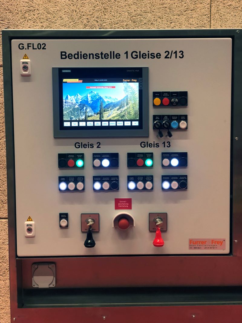 Bedienstelle der Fahrleitungssteuerung (Bild: Furrer+Frey).