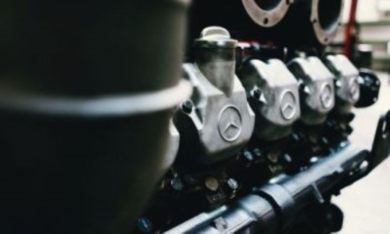 Die Motoren Feuer GmbH hat sich auf die Instandhaltung und Wartung schwerer Dieselmotoren für Busse und Bahnen spezialisiert. Es werden auch präventive und korrektive Powerpack-Instandhaltungen (unten) angeboten (Bild: Motoren Feuer),