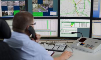 »RESPONSEassist«, das automatisierte Störfallmanagement und Multikanal-Informations-System von INIT, ermöglicht effizientes Arbeiten in der Leitstelle (Bild: INIT/Kerstin Groh).